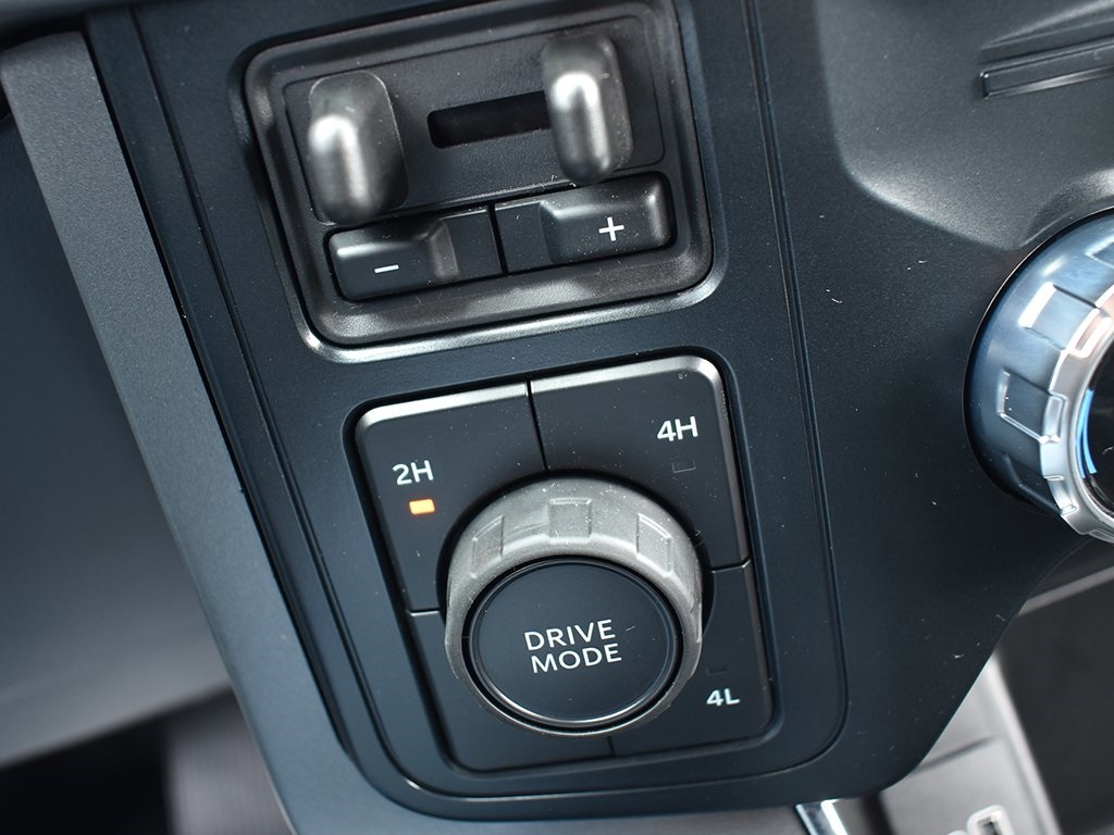 2025 Ford F-150 XLT photo 19