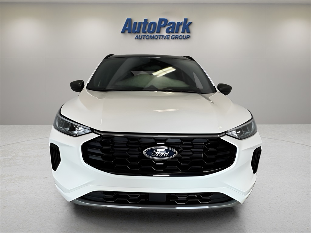 2024 Ford Escape ST-Line photo 2