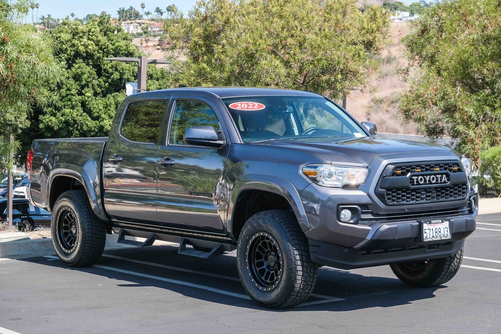 2022 Toyota Tacoma SR5 Double Cab photo 3