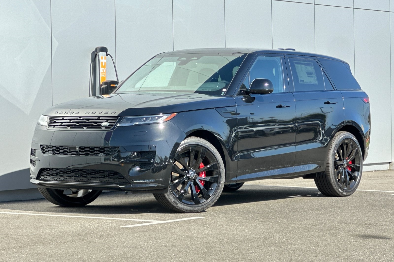 2025 Land Rover Range Rover Sport SE photo 2