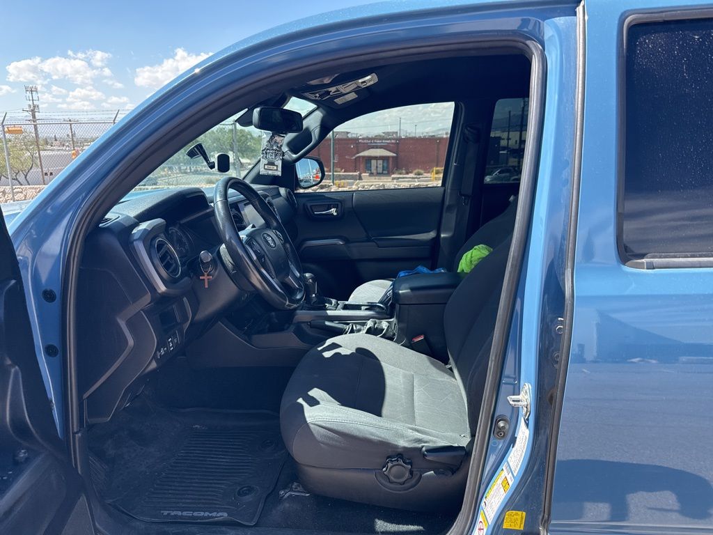 2019 Toyota Tacoma TRD Off-Road V6 Double Cab photo 36