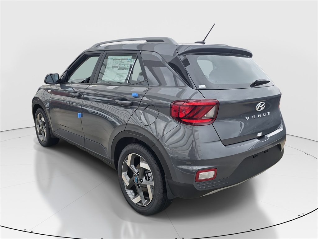 2026 Hyundai Venue SEL photo 4
