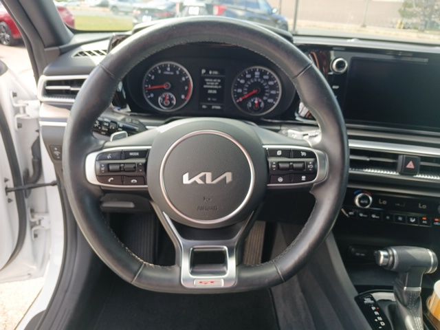 2022 Kia K5 GT photo 14