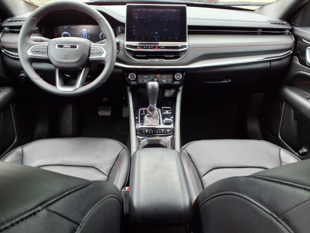 2025 Jeep Compass Trailhawk photo 4