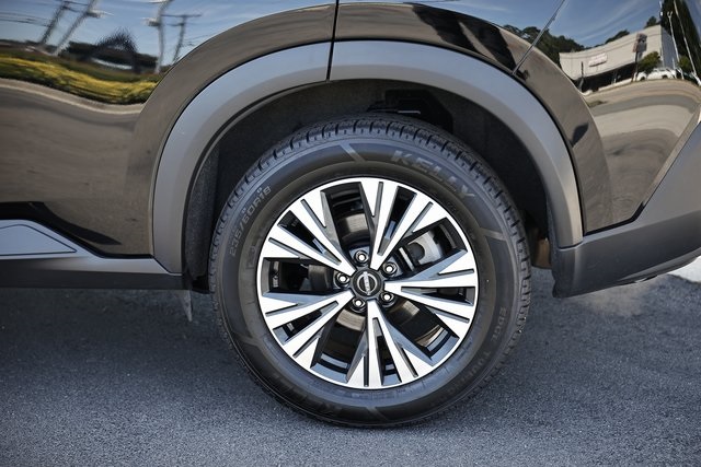 2023 Nissan Rogue SV photo 2