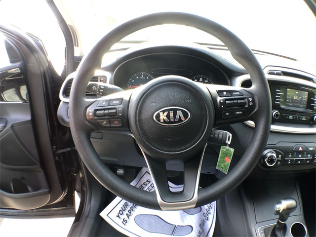 2017 Kia Sorento LX photo 5