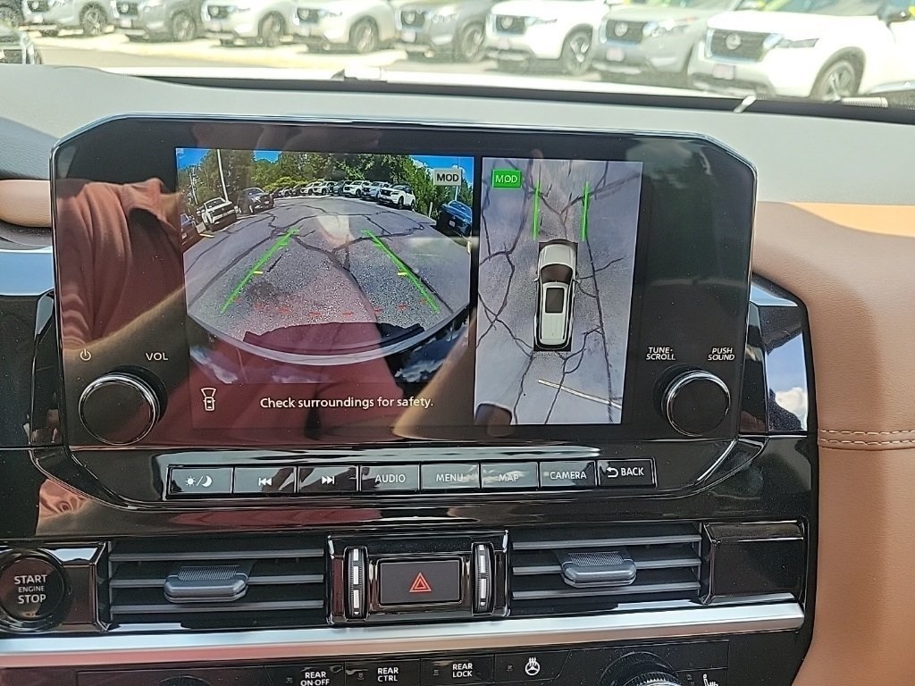 2025 Nissan Pathfinder Platinum photo 14