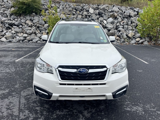 2017 Subaru Forester 2.5i photo 2