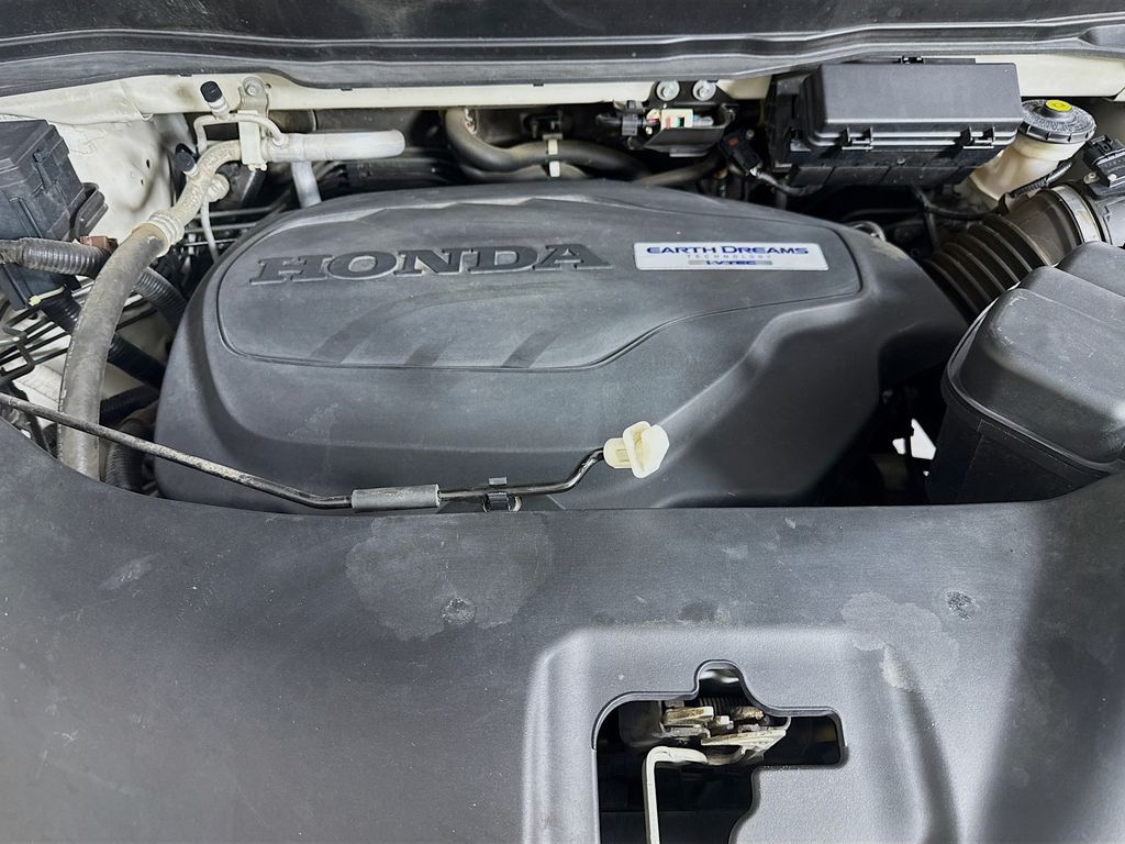 2016 Honda Pilot Elite photo 36