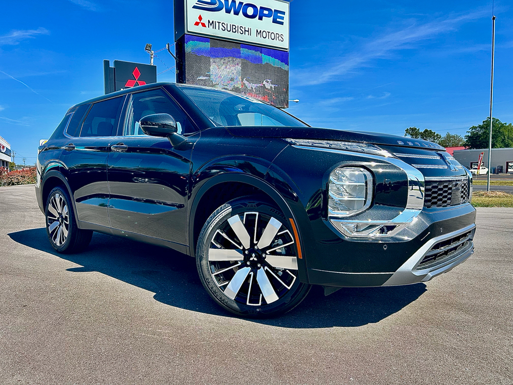 2025 Mitsubishi Outlander SE's photo