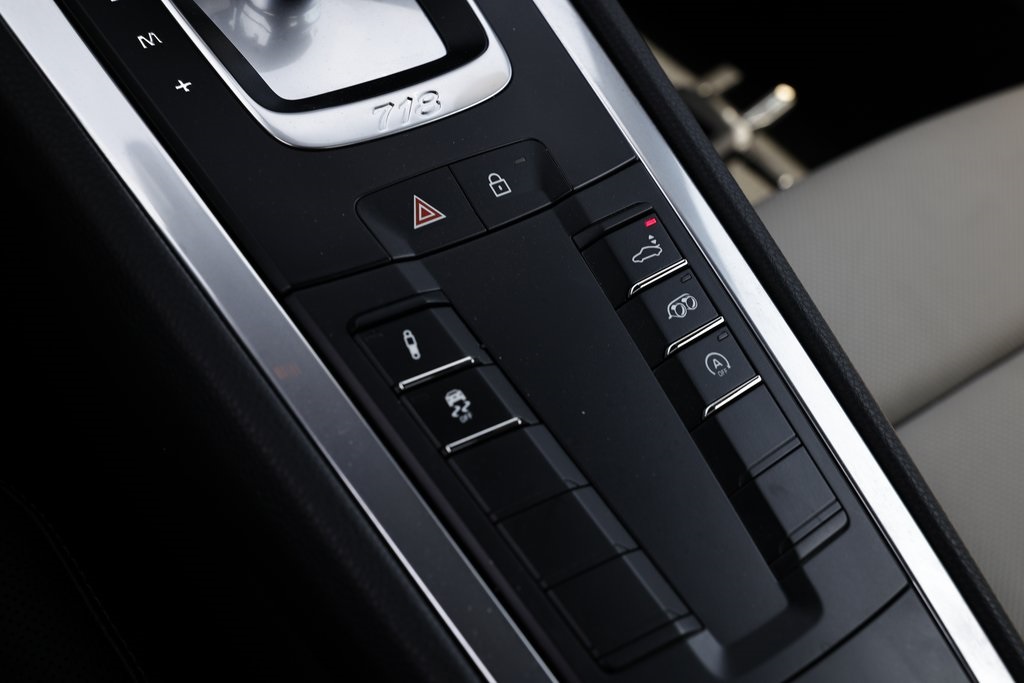 2025 Porsche Cayman Base photo 39