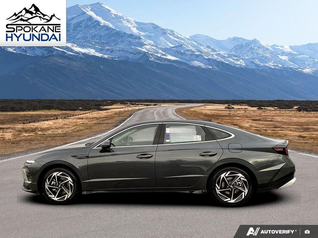 2026 Hyundai Sonata SEL Sport photo 2