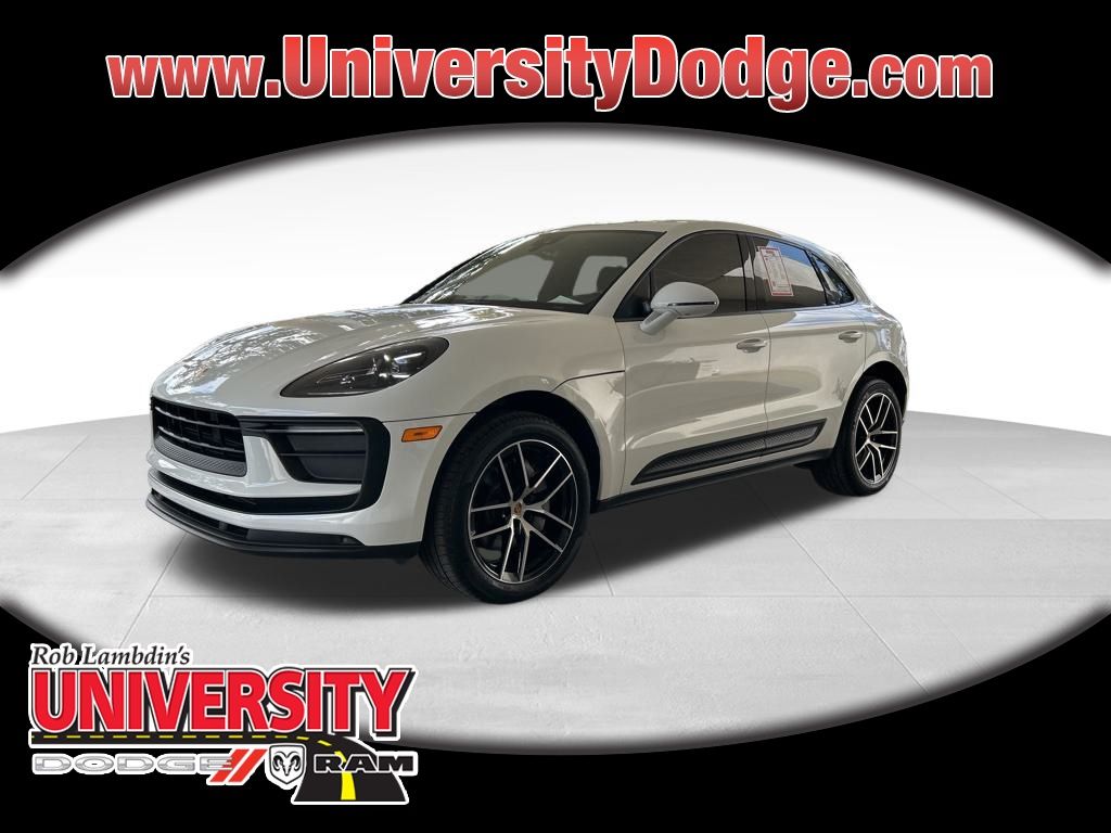 2022 Porsche Macan Base