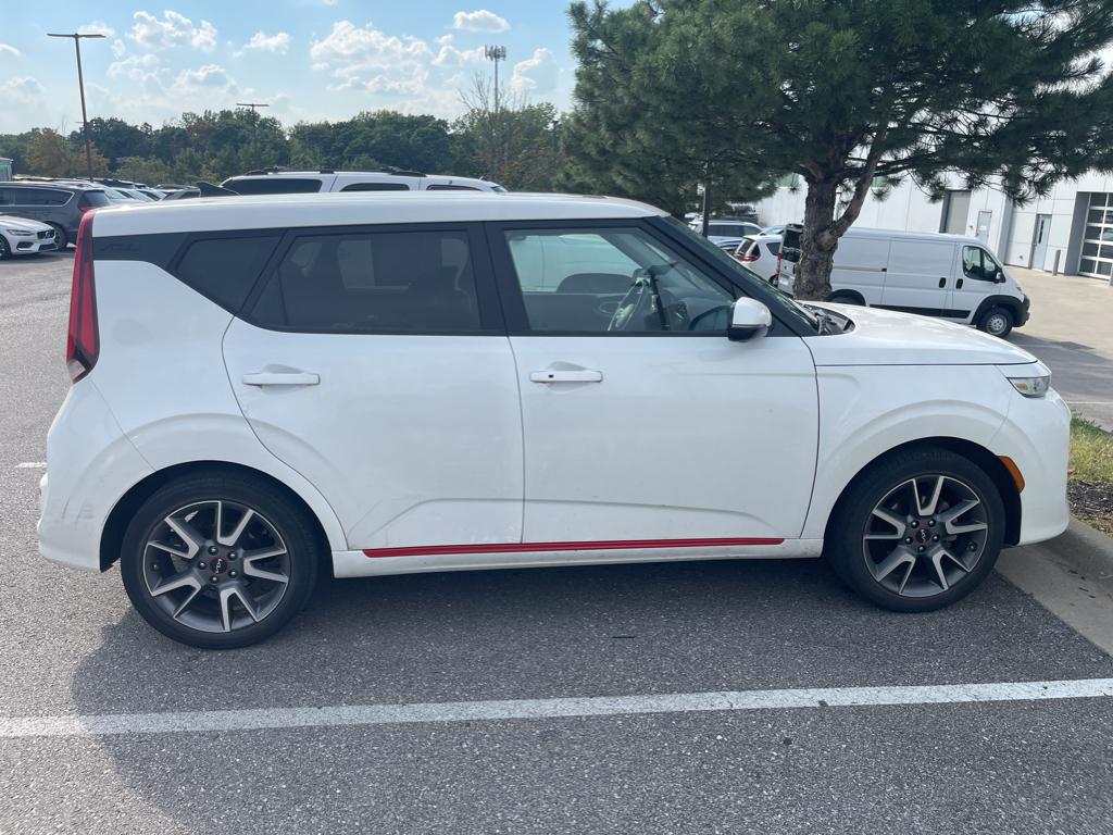 2022 Kia Soul GT-Line photo 3