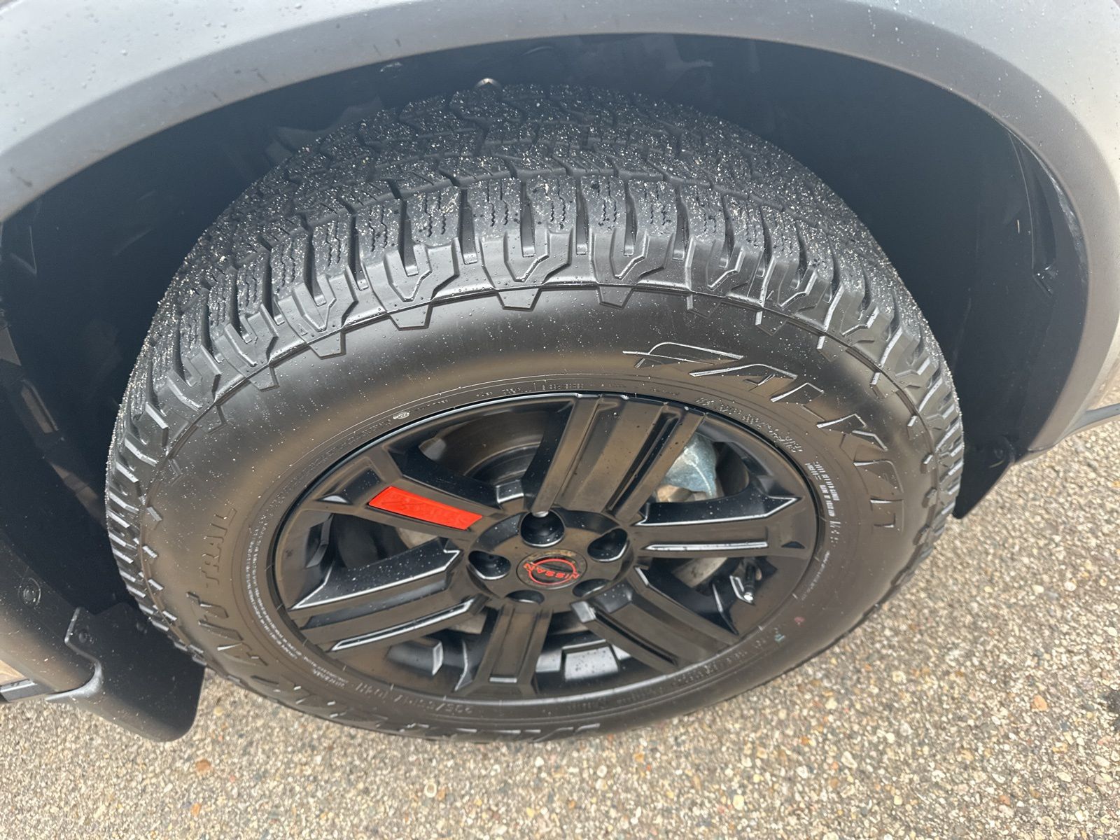 2025 Nissan Rogue SV photo 4