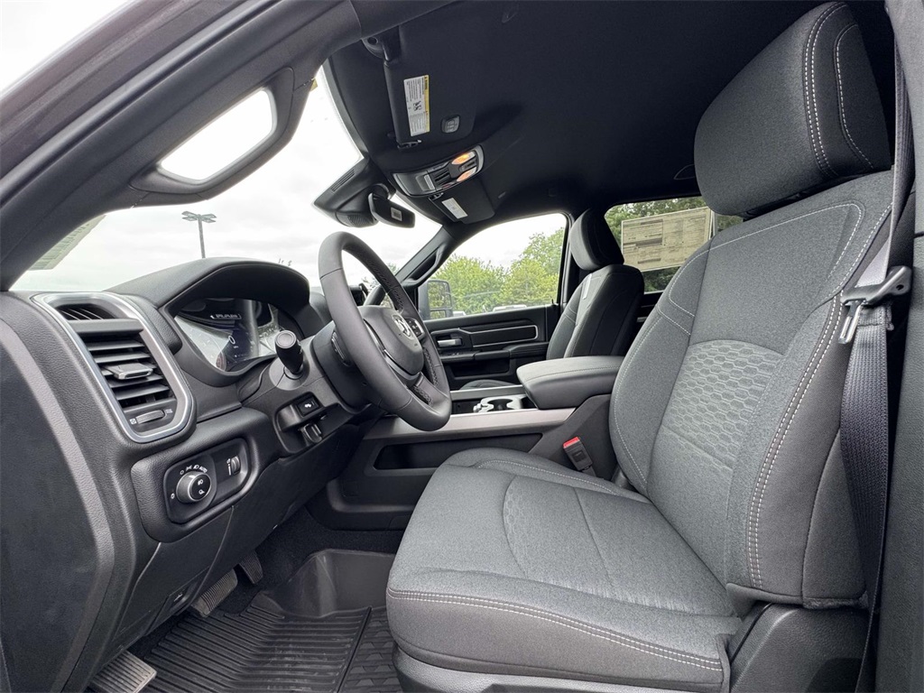 2025 Ram 2500 Big Horn photo 13