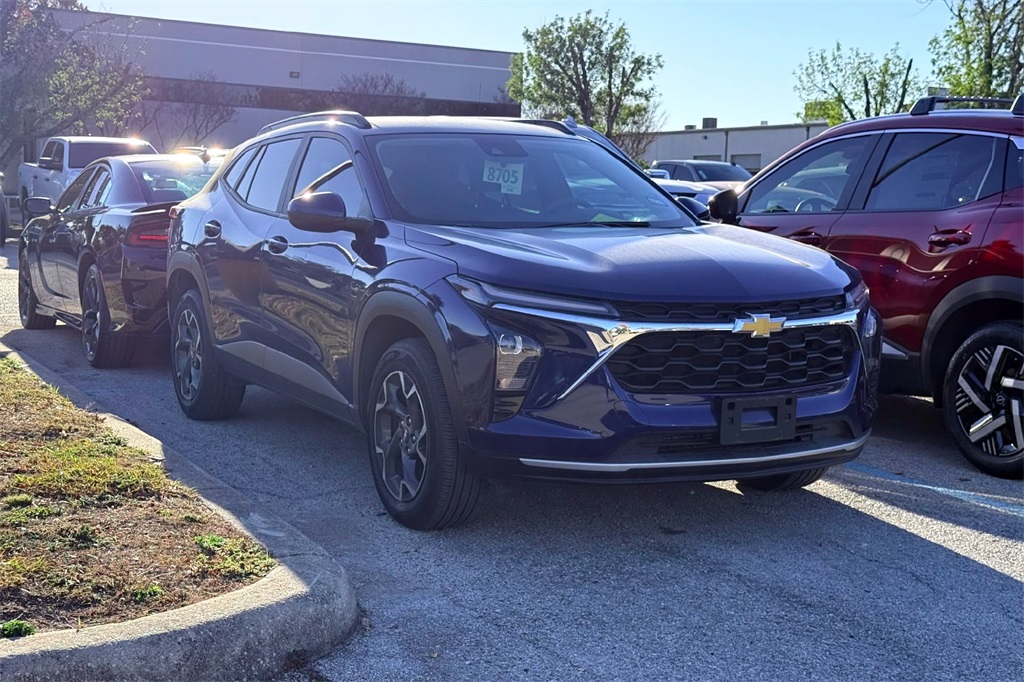 2024 Chevrolet Trax LT's photo