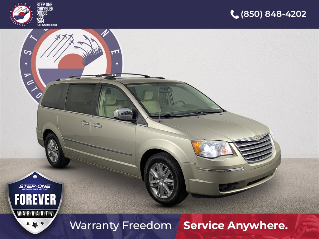 2008 Chrysler Town & Country Limited's photo