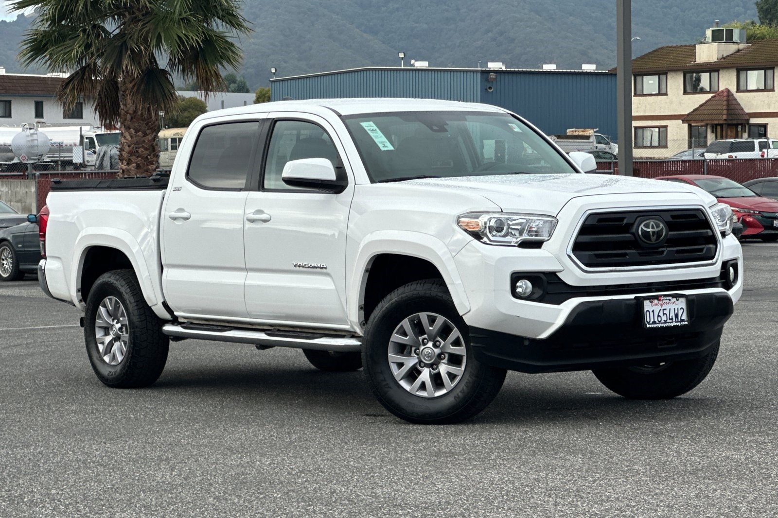 2019 Toyota Tacoma SR5 photo 2
