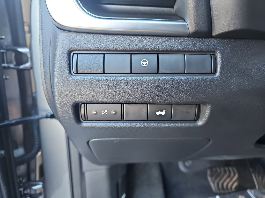 2022 Nissan Rogue SV photo 25