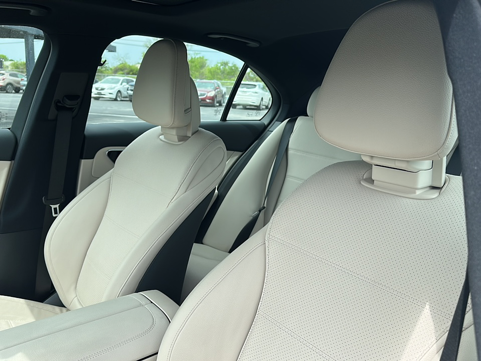 Used 2022 Polar White Mercedes-Benz C 300 image 14