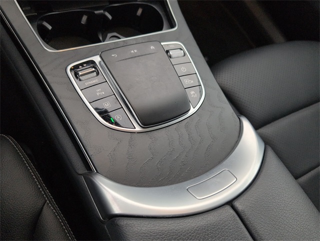 2022 Mercedes Benz GLC 300 photo 21