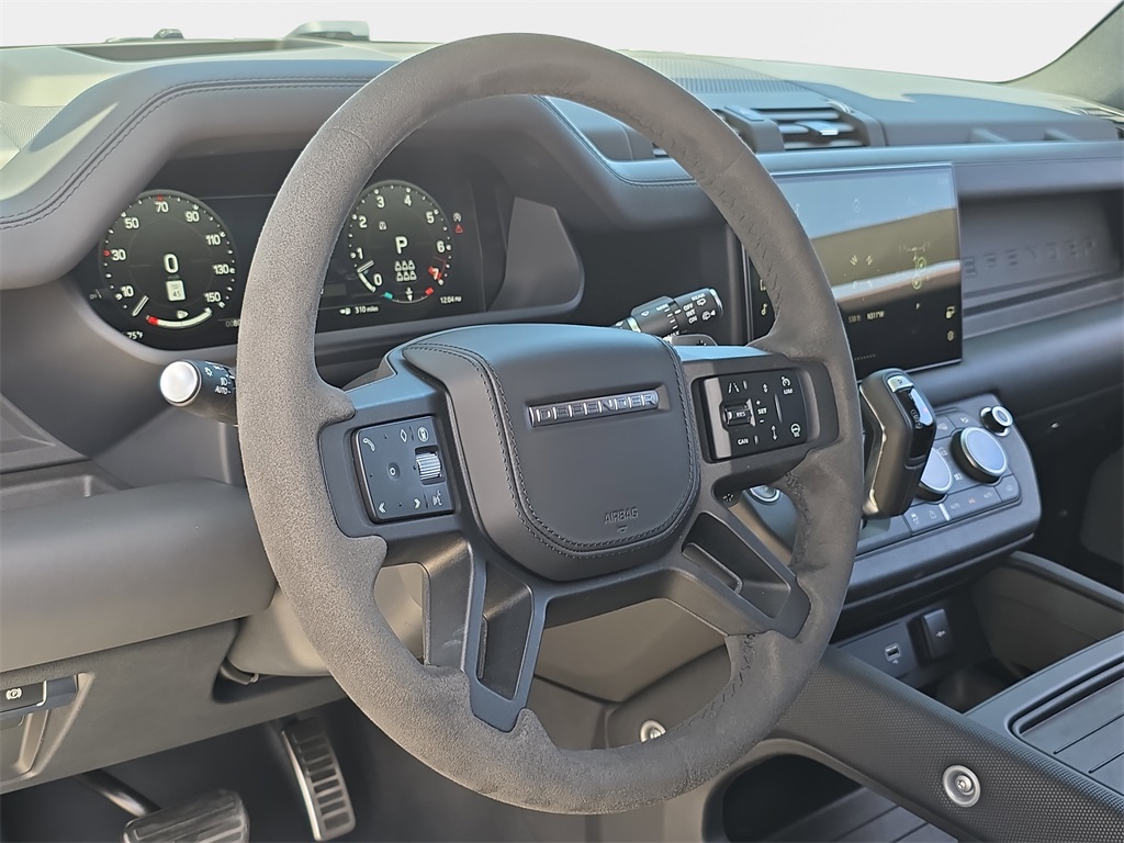2024 Land Rover Defender 130 V8 photo 17