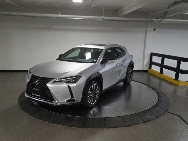 2020 Lexus UX 250h Premium photo 2