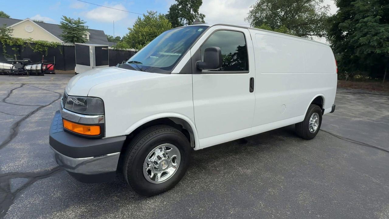 2023 Chevrolet Express Cargo Van photo 4