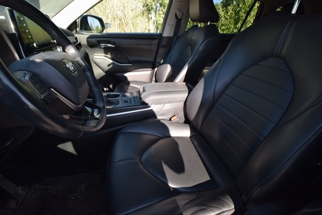 2020 Toyota Highlander XLE photo 3
