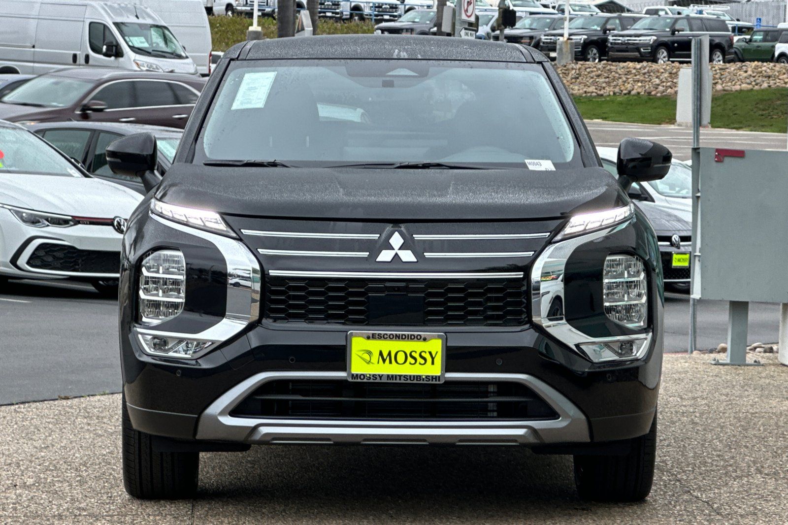 2025 Mitsubishi Outlander SE photo 8