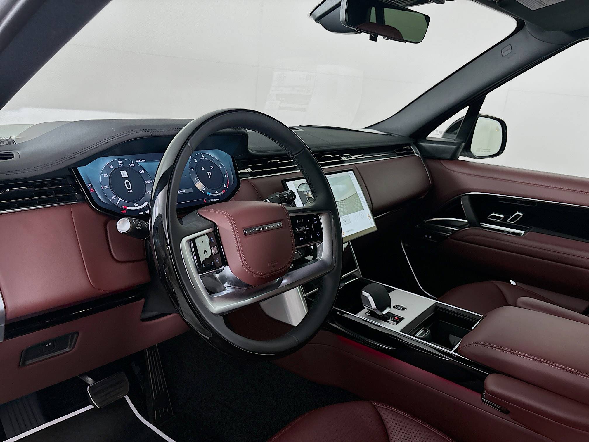 2025 Land Rover Range Rover SE photo 7