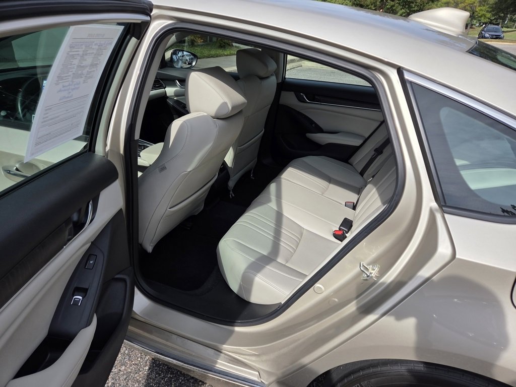 2020 Honda Accord Hybrid Touring photo 8