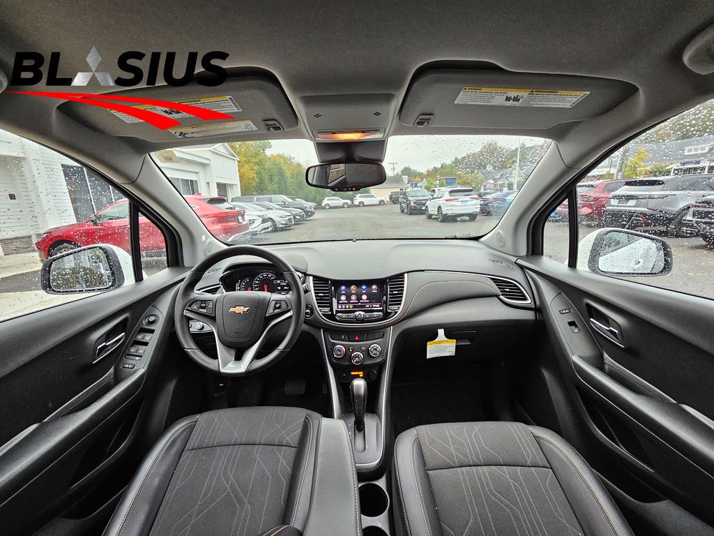 2022 Chevrolet Trax LT photo 19