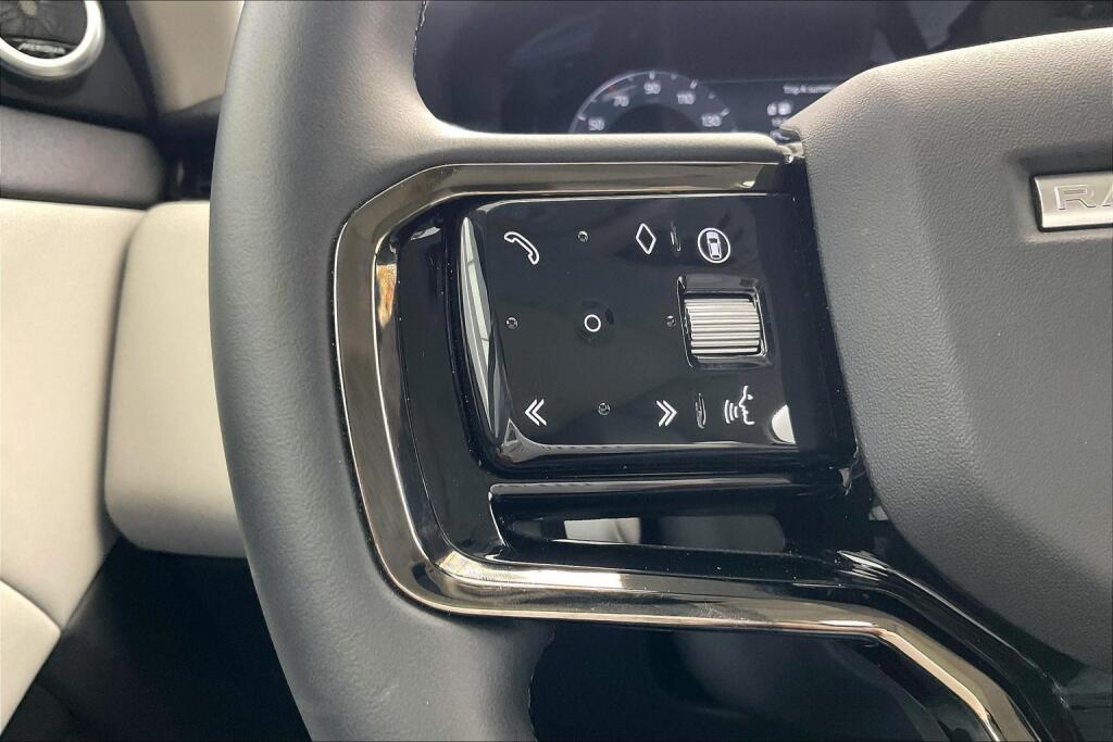 2025 Land Rover Range Rover Evoque S photo 14