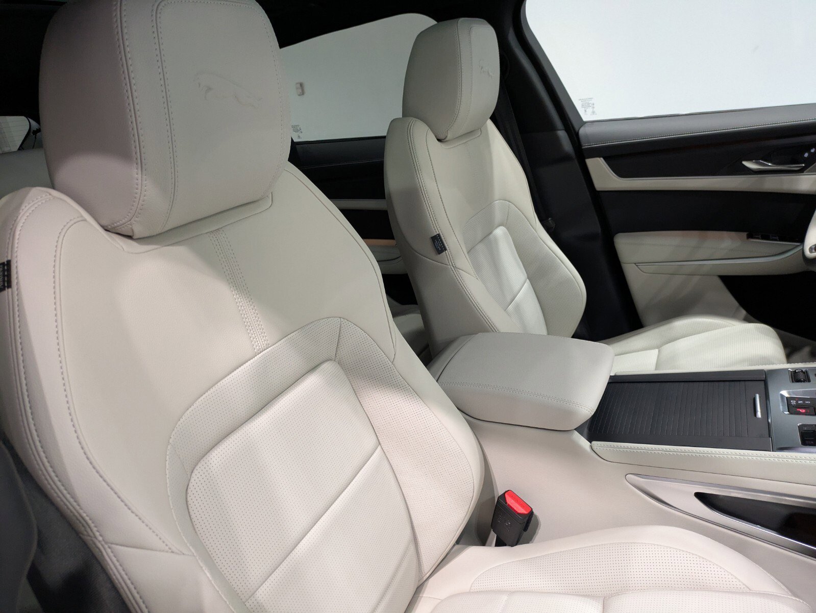 2026 Jaguar F-PACE P250 R-Dynamic S photo 21
