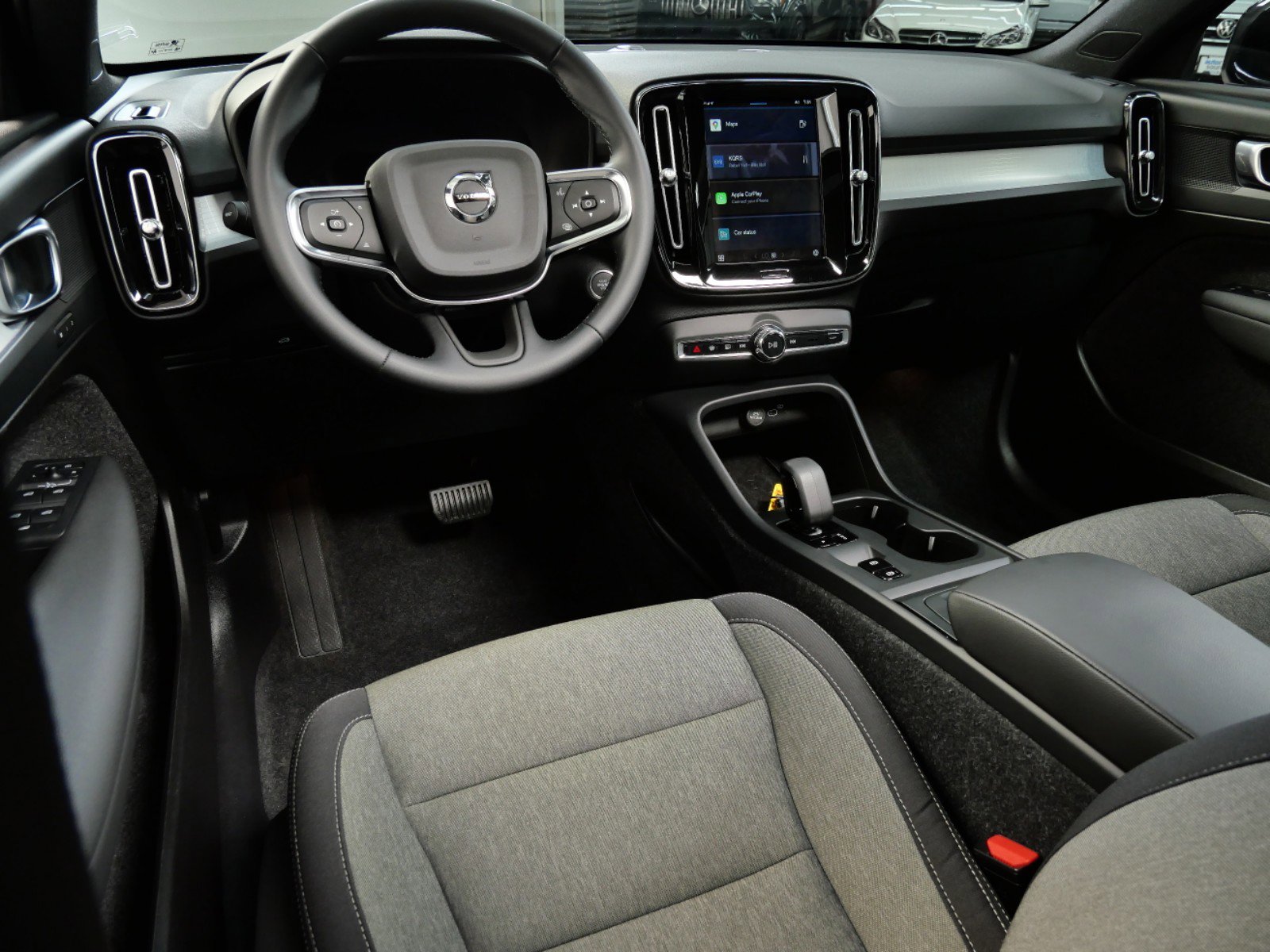Used 2025 Volvo XC40 Core with VIN YV4L12UJ6S2471888 for sale in Minnetonka, Minnesota