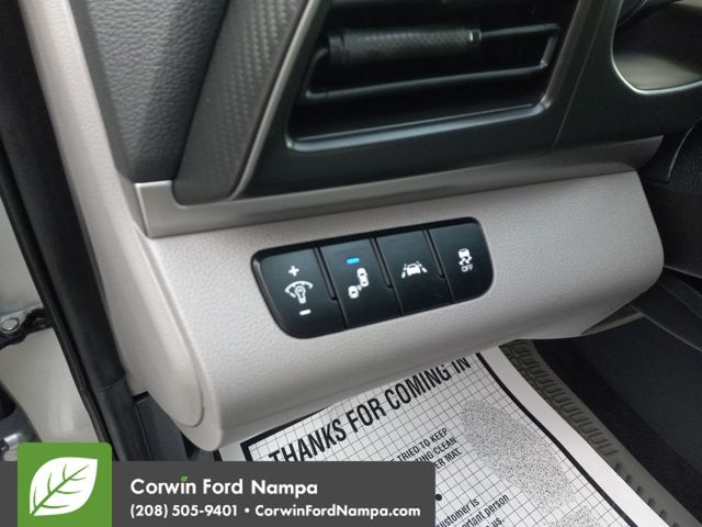 2020 Hyundai Elantra SEL photo 13
