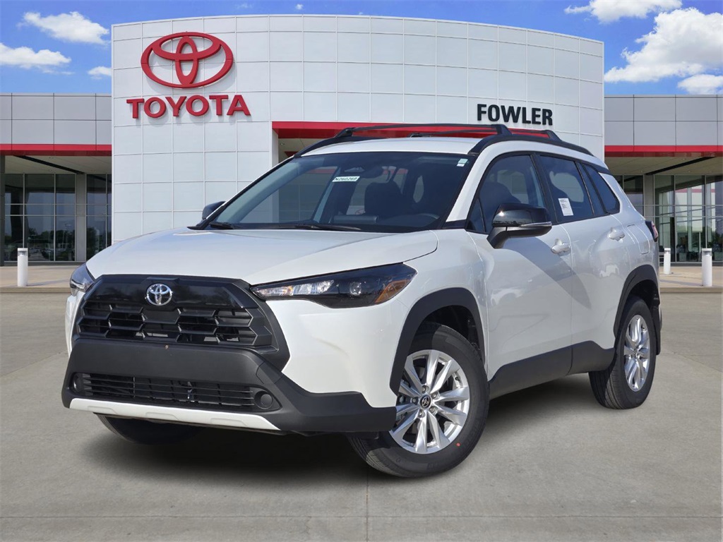 2026 Toyota Corolla Cross LE's photo