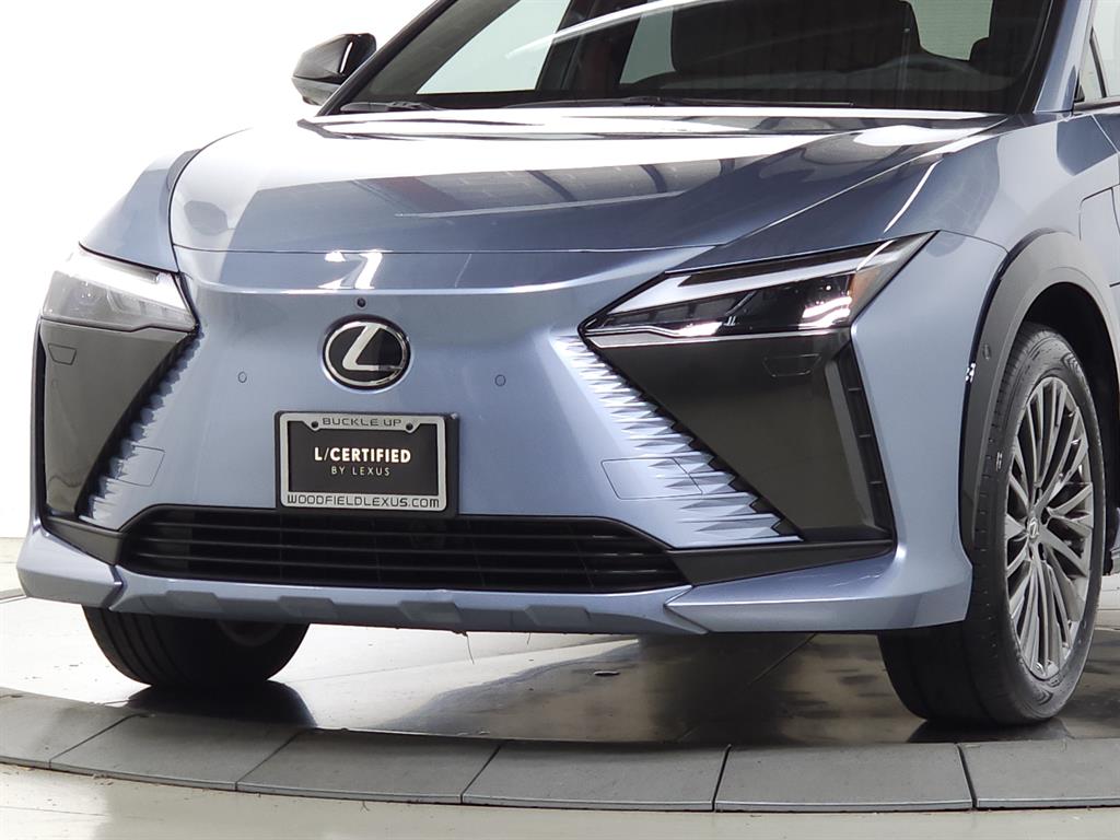 2023 Lexus RZ 450e photo 3