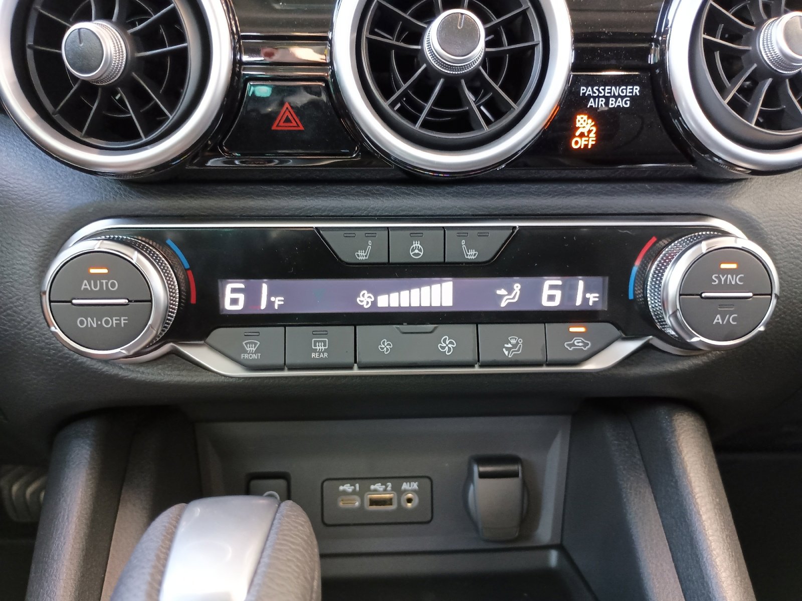 2025 Nissan Sentra SV photo 13