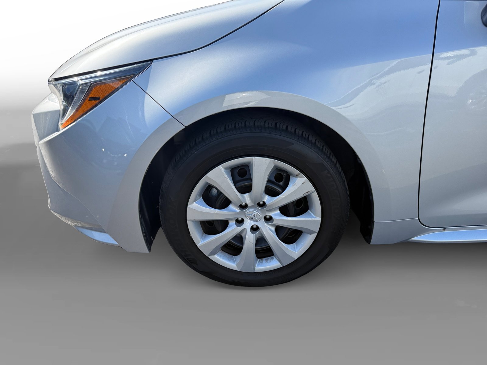 2024 Toyota Corolla LE photo 9