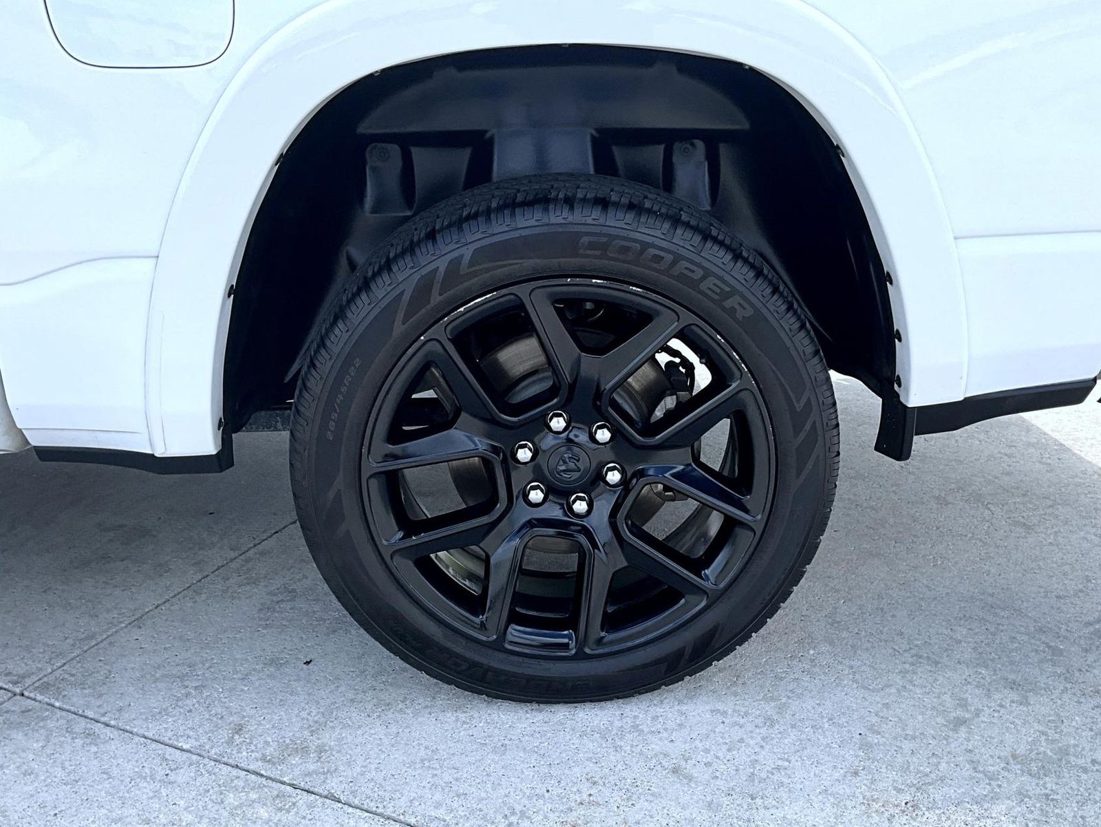 2020 Ram 1500 Laramie photo 22