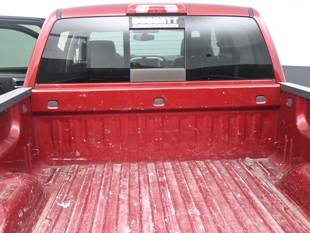 2018 Chevrolet Silverado 1500 LT photo 3