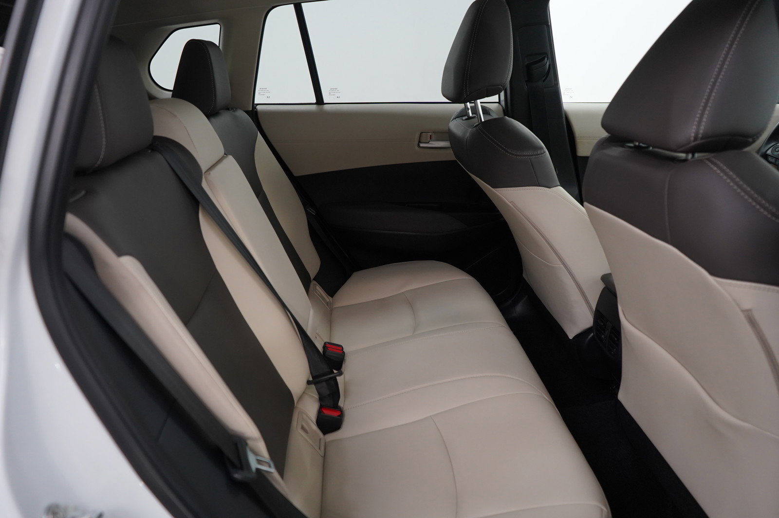 2022 Toyota Corolla Cross XLE photo 10