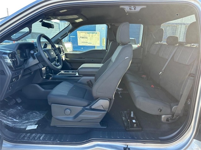 2025 Ford F-150 STX photo 4