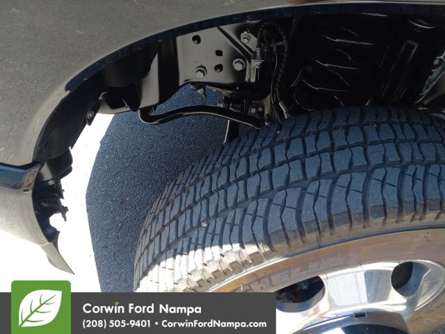 New 2025 Agate Black Metallic Ford Platinum image 38