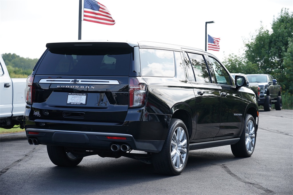 2021 Chevrolet Suburban High Country photo 3
