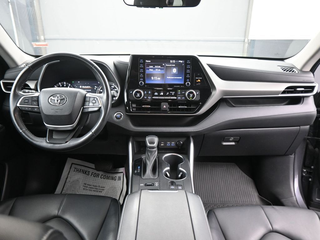 2022 Toyota Highlander XLE photo 38