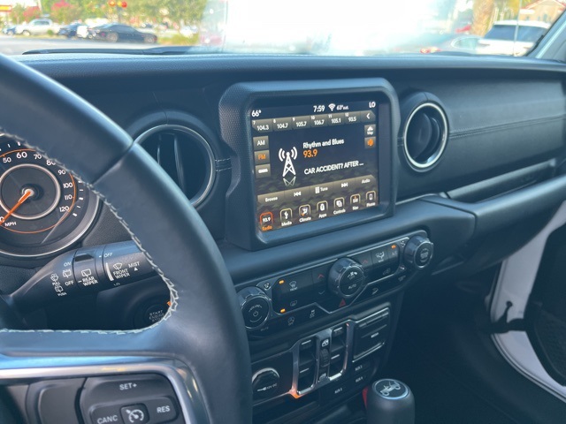 2018 Jeep Wrangler Unlimited Sahara photo 22